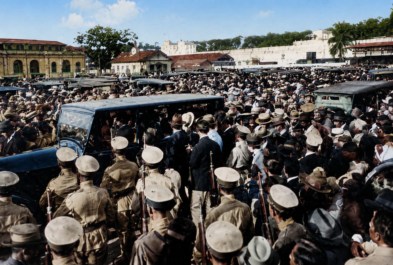Chegada de Antônio Carlos no dia da posse
