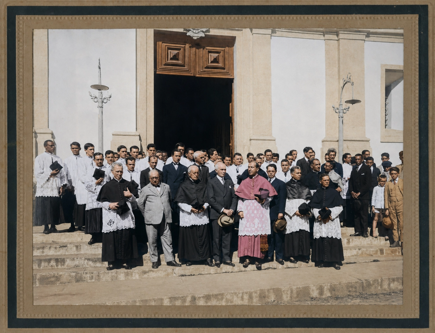 Igreja Matriz de Mariana, MG — presidente Antônio Carlos, Mário de Lima, Abílio Machado, coronel César Pascoal e Constantino Teixeira — 1928