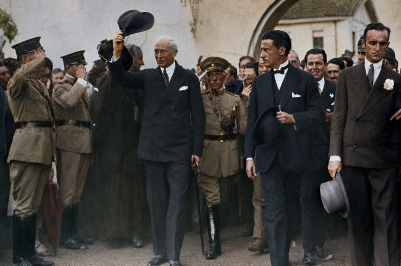O presidente Antônio Carlos chegando à exposição de pecuária